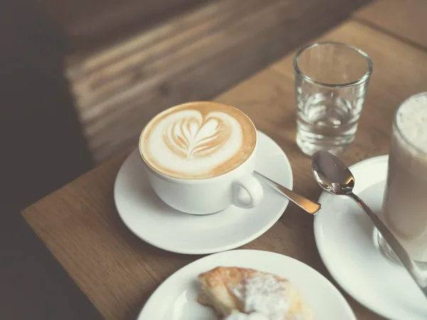 Pan Catracho + Latte o Cappuccino 8 oz